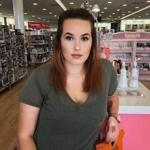 Meet your Posher, Caitlyn